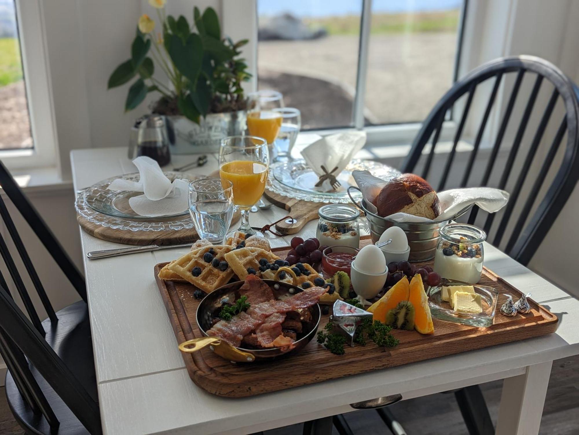 Autumn Lane B&B, Farmhouse Elegance & Stunning Lakeviews West Kelowna Ngoại thất bức ảnh